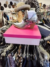 NR BY NOT RATED SILVER STUDED WESTERN BOOTS 10 M