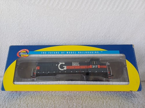 Athearn HO 79690 Diesel Road Switcher Loco GP 40-2 Guilford Boston & Maine #317 | Zustand: Used