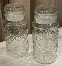 Vintage 1984 Planters Mr. Peanut Glass Jar w/lid Diamond Pattern Canister 7.75”