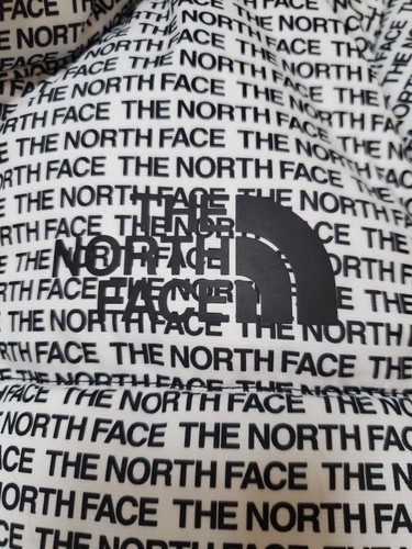 The North Face limited edition logo print puffer/bubble jacket XS black & white - Picture 10 of 10