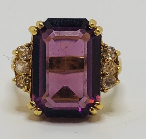 Bellissimo anello placcato oro misura 5