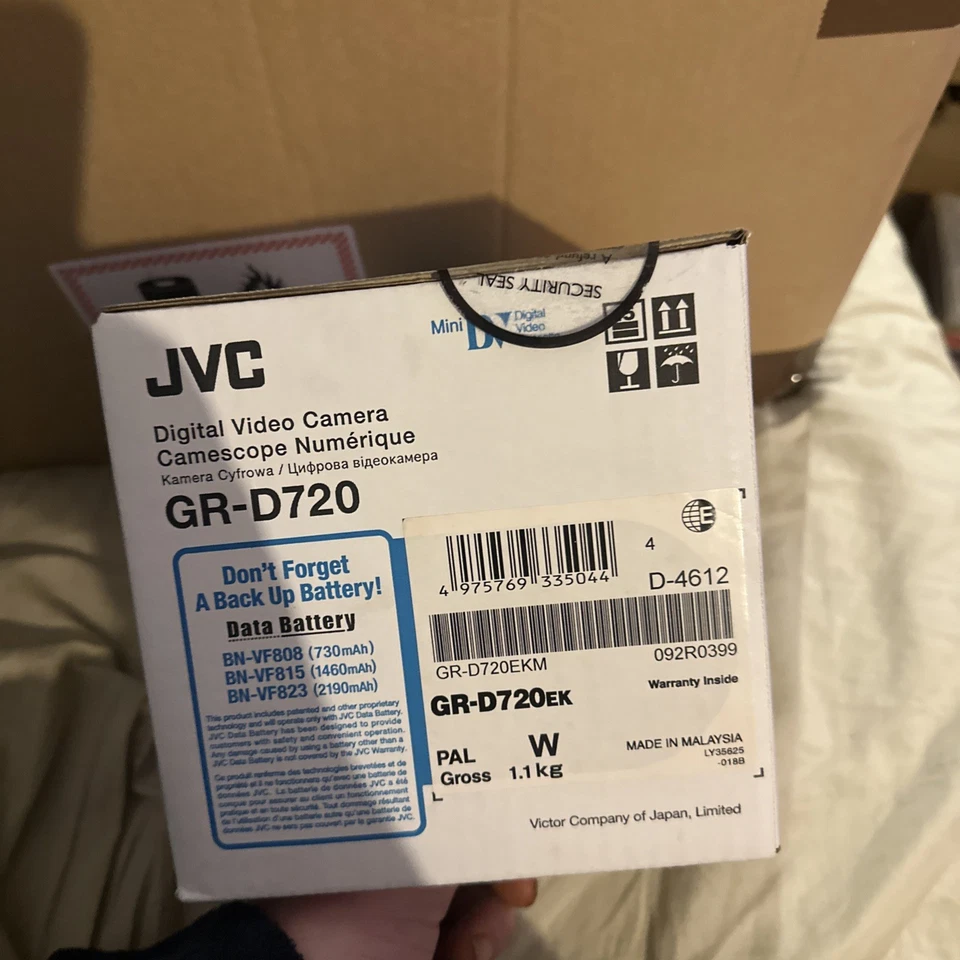 JVC GR-D720 Mini DV Camcorder, JVC Digital Video Camera, Charger, Battery, Boxed - Image 3 of 3