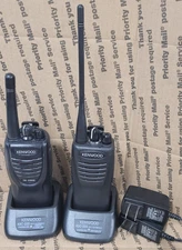 (1) Kenwood TK-3400-K2 UHF 16CH & (1) KENWOOD TK-3300-1 W/CHARGING BASE (TESTED)