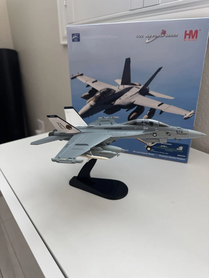 Growler HOBBY MASTER HA5154 EA-18G Foto 2 de 4