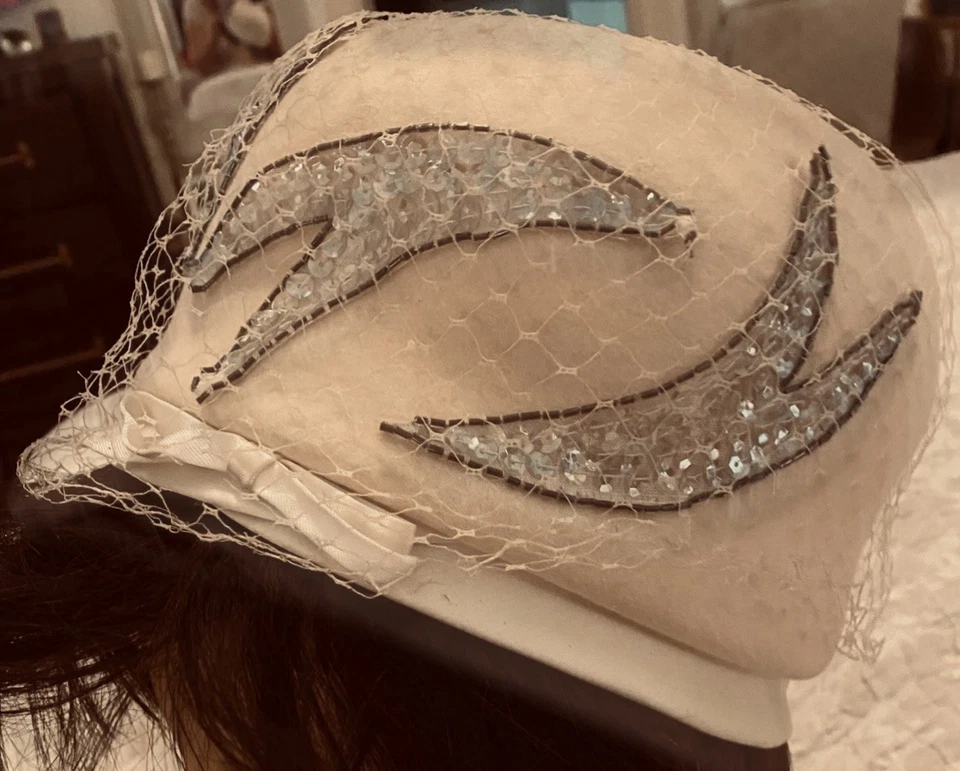 复古 Eva Mae Modes 鸡尾酒药盒艺术装饰复兴婚礼帽子 — 第 2/4 张图片