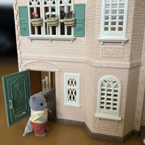 Sylvanian Families Deluxe Celebración Hogar Regalo Set Aniversario USADO 257365G - Imagen 4 de 19