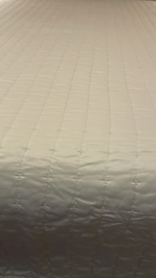 Max Studio RN# 128377 - 88” X 92” Full/Queen Comforter - Image 4 of 4