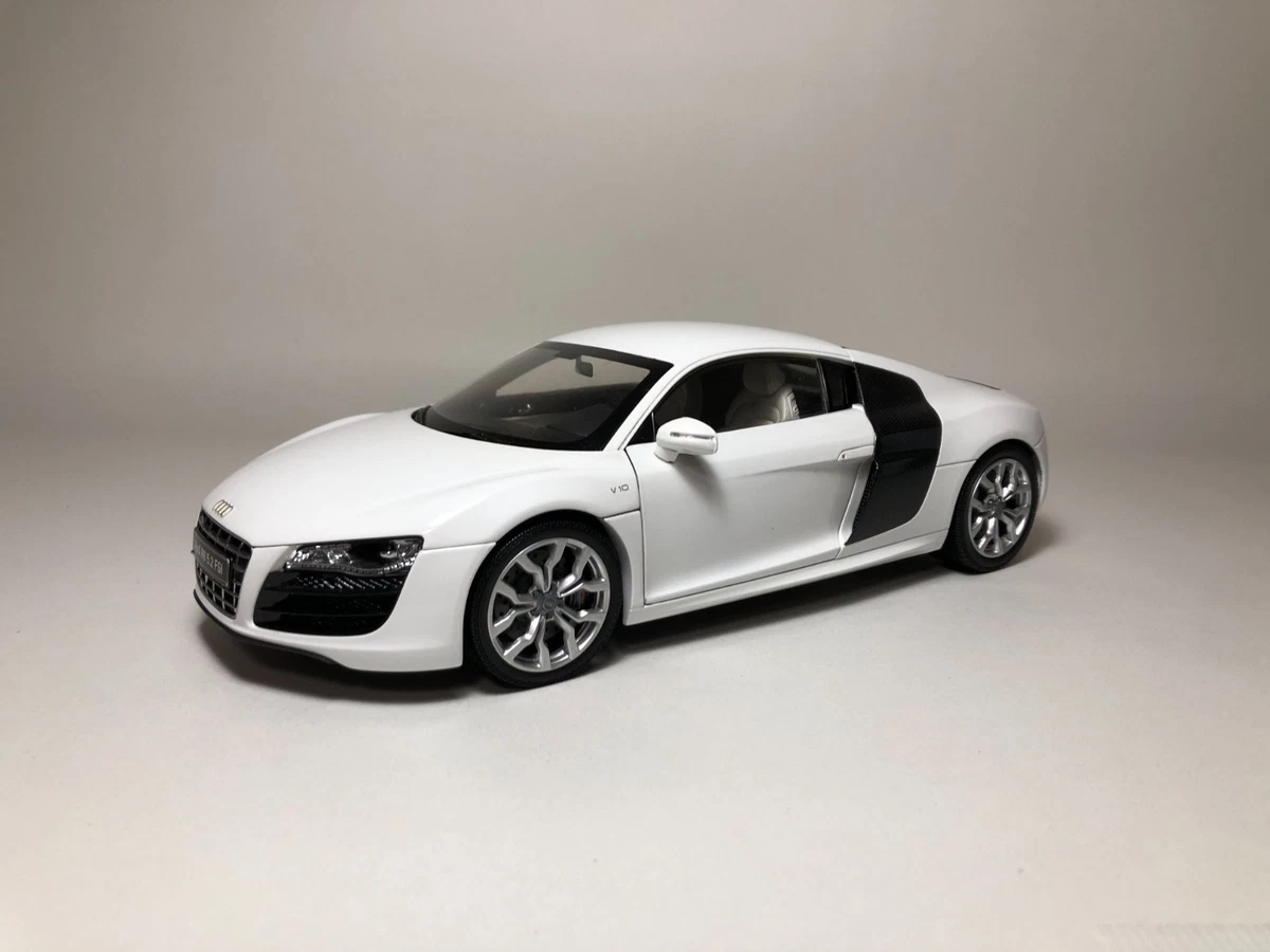 Kyosho Audi R8 1 18 for sale | eBay UK