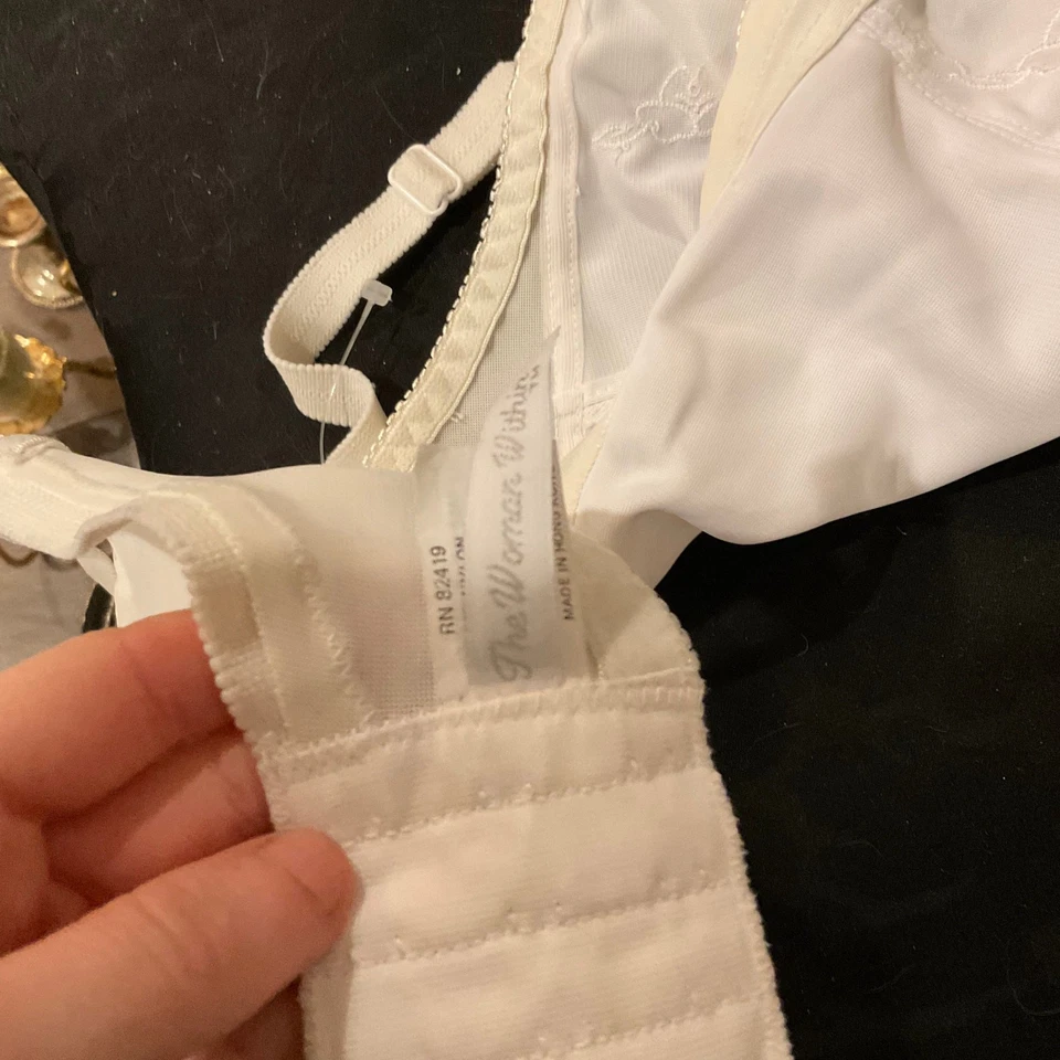 Vintage The Woman Within Wireless Full Coverage Bra Size 42DD Ivory - Image 4 of 4