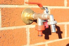 Outside 1/2'' Garden Tap with Through The Wall Flange Bracket Set for 15mm