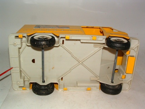 * 1960s70s BUDDY-L PRESSED STEEL YELLOW TOY SUNSHINE BISCUIT TRUCK 11 1/2" LONG! - Picture 8 of 8