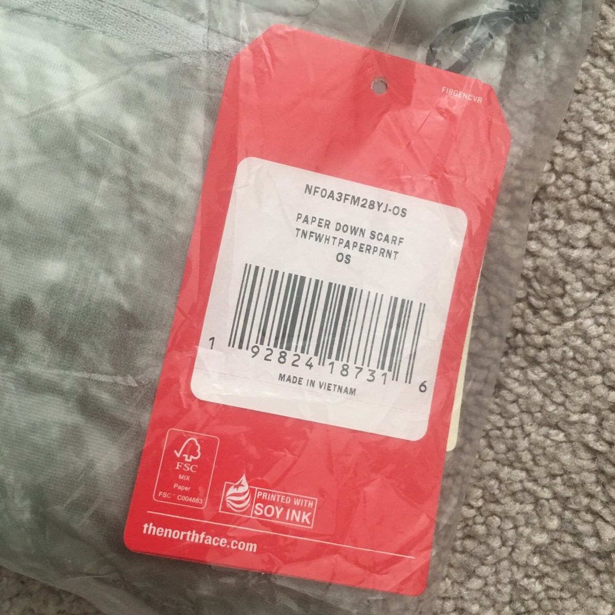 SUPREME x THE NORTH FACE Paper Print 700-Fill Down Scarf SUPREME x THE NORTH FACE Paper Print 700-Fill Down Scarf