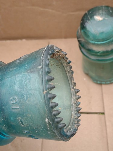 Vintage Glass Insulator LOT AQUA green blue Hemingray 40 42 16 9 Flaws - Picture 8 of 10