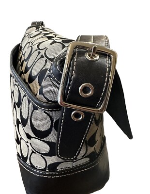 Coach Signature Hampton Shoulder Bag 黒　灰 Coach Hampton Signature Canvas Shoulder Bag with Black