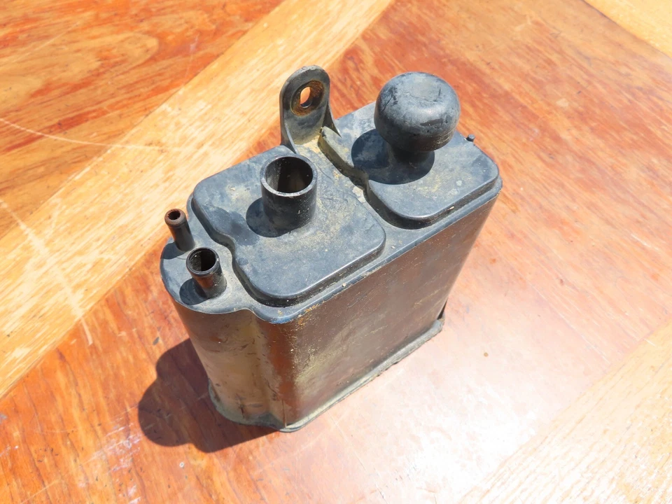 福特 Ranger F150 野马 EVAP Charcoal 罐燃料排放回收盒 — 第 2/4 张图片