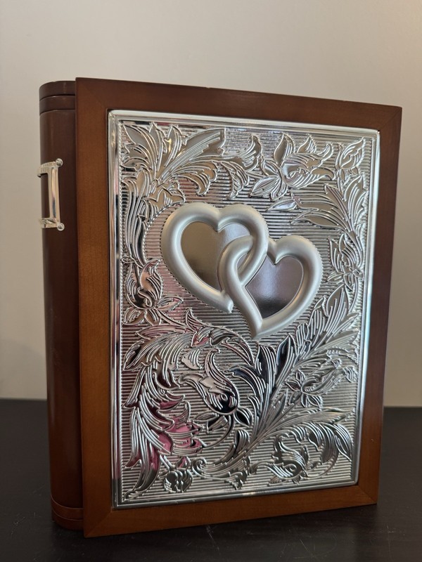 Lenox Wedding Promises Heart Wooden Book Shelf Photo Album Holds 160 Photos