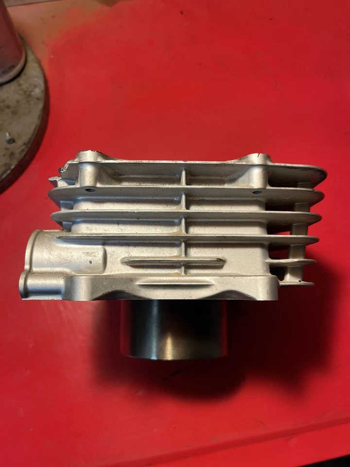 Suzuki GZ250 1999-2010 cilindro jarra diámetro original bueno Foto 3 de 4