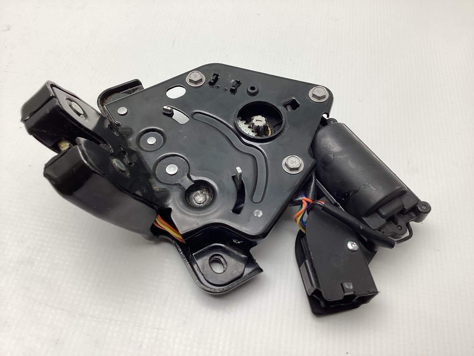 2017-2023 Model 3 Y Liftgate Tailgate Decklid Lock Latch Actuator 150060410B OEM