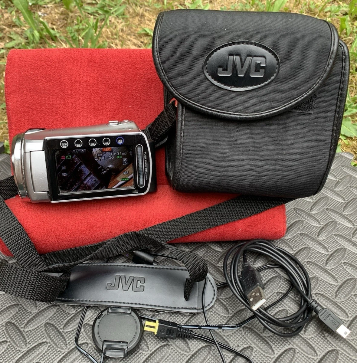 JVC Everio 2.5-2.9 in Screen Camcorders for sale | eBay