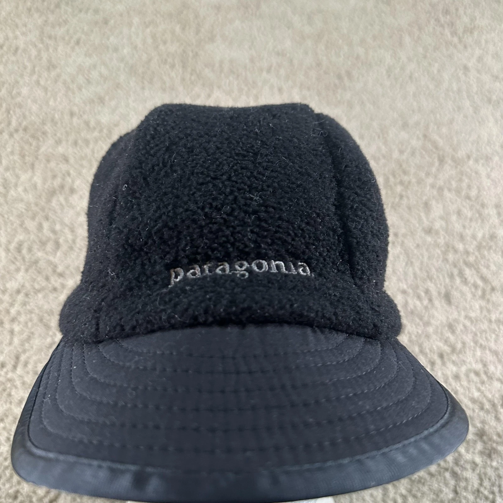 Patagonia Trapper Hat Cap Strap Back Mens M Black Fleece Ear Flap Warm Outdoor
Opens in a new window