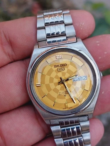 vintage Seiko 5 6309-581A Automatic 21 jewels Men Wristwatch made in Japan