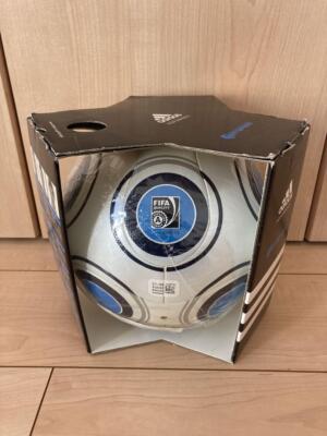 テラパス　terrapass 公式球　ボールアディダス  ユーロパス　ガイスト Adidas Terrapass Official Ball NEW with acryl case. Jabulani