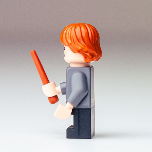 New LEGO® Ron Weasley Minifigure - Hogwarts Transfiguration Class 76382 (hp273) - Picture 3 of 6