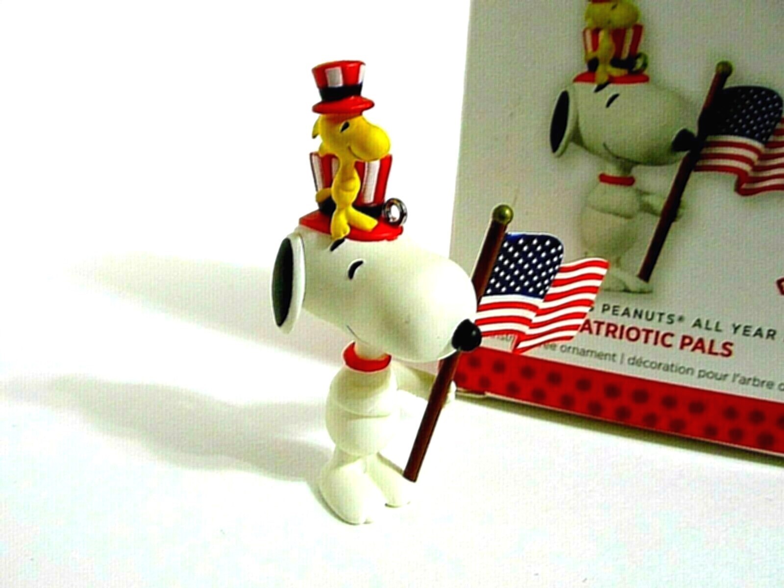 SNOOPY PEANUTS CHARLIE BROWN HALLMARK CHRISTMAS ORNAMENT FIGURE FIGURINE 2013