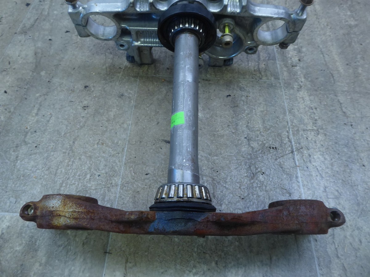 1985 Kawasaki 454 LTD K736) triple tree steeering stem clamp yoke