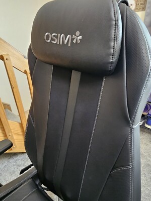 Osim UThrone THE WORLD'S 1ST GAMING CHAIR WITH V-HAND MASSAGE TECHNOLOGY 