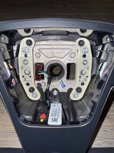 Volante Tesla Modelo S/X 2021-2025 Yugo con Botón Bocina Háptica - Imagen 6 de 24