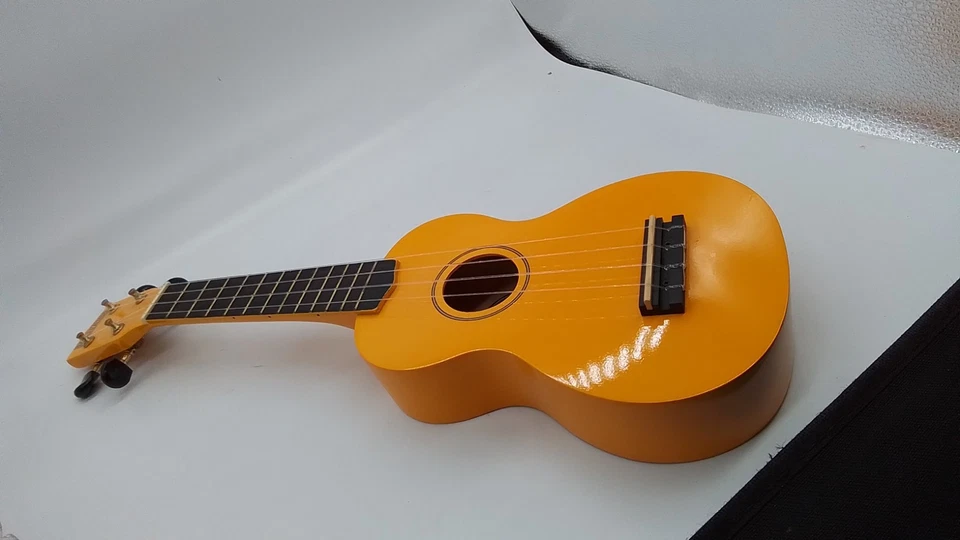 Maholo Nubone Ukulele With Mechanical Tuning Pegs - Image 3 of 4