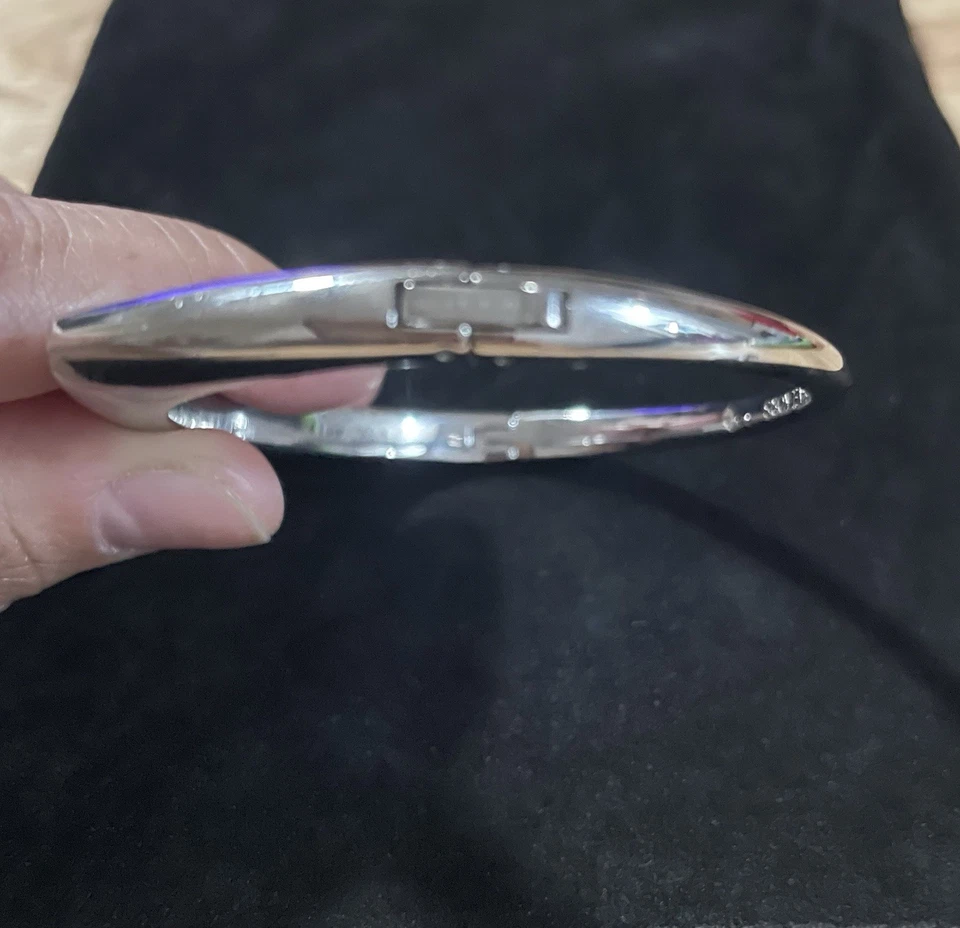 Pulsera Michael Kors Tono Turquesa Piedra Adornada Bisagras Tono Plateado Foto 3 de 4