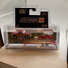1987 GMC Sierra K-2500 Lifted w/ Trailer 1:64 Scale Model - Greenlight 51653B