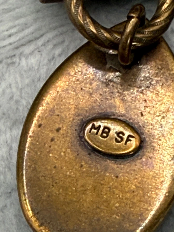 Pendientes colgantes vintage de vidrio negro firmados Marjorie Baer Foto 3 de 4