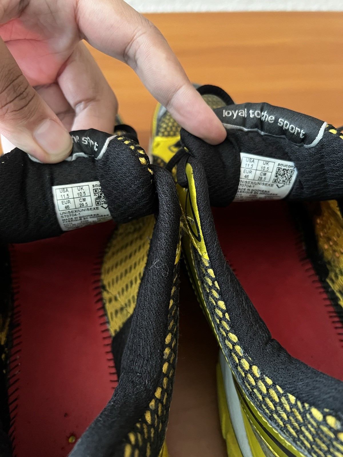 Saucony ProGrid Triumph 4 Lemon Chrome Shoes Size 11.5 *FLAWS / NO INSOLES* thumbnail 7