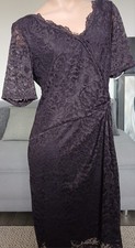 Elegantes Vera Mont Abendkleid Spitzenkleid Gr. 42 Brombeere