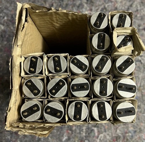 Sylvania Leuchtstoffröhre F4W/33-640 3000 lm Cool White Ø26mm 36cm - Bild 2 von 2