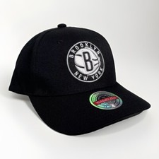 Mitchell  Ness NBA Brooklyn Nets Black Team Color Logo Classic Red Snapback