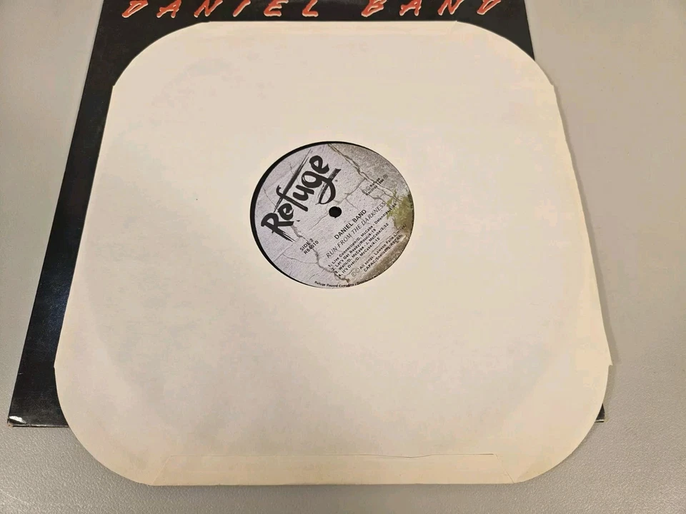 Daniel Band Lp Run From The Darkness On Refuge R84010 Christian Foto 4 de 4