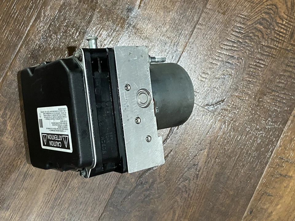 Toyota Camry 2010 bomba ABS de 2,5 Foto 2 de 4