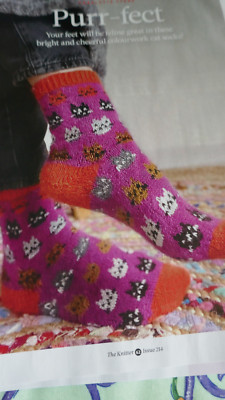 Strickanleitung für hübsche Katzen Design Socken in 4-fädigen Sockengarnen - in 3 Größen