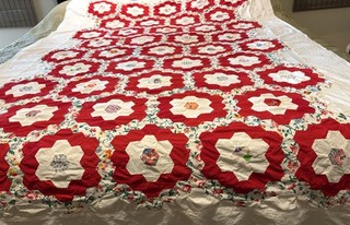 Vintage Handmade Hand Sewn Grandmas Flower Garden Quilt Top Red White 90x60