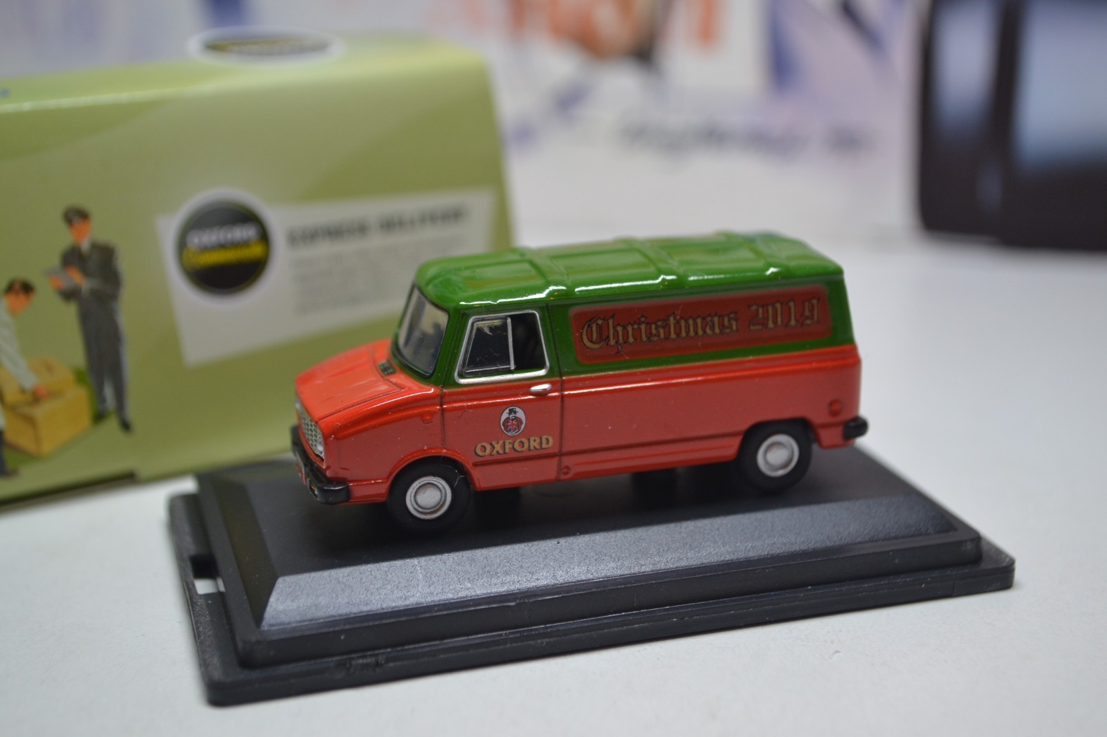 OXFORD / 2019 XMAS CLUB - LEYLAND SHERPA - 1/76 SCALE MODEL VAN - SP142 thumbnail 3
