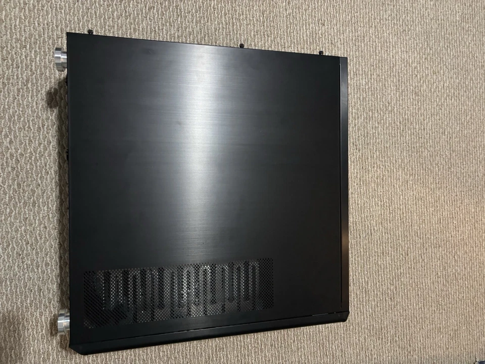 Estuche de computadora torre completa extendida HPTX de aluminio negro Lian Li PC-Z70 HPTX Foto 2 de 4