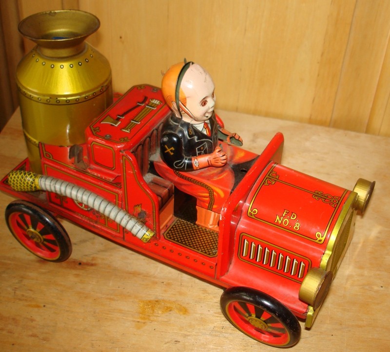 ONE Vintage Fire Truck F.D. No. 8 Battery Powered Tin Litho Toy Steel 10"