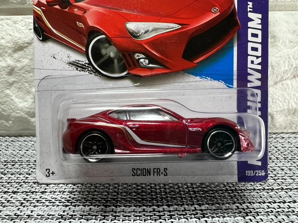 Hot Wheels HW Showroom Scion FR-S 199/250 nuevo para 2013 rojo Foto 3 de 4
