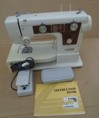 JANOME New Home Sewing Machine Bundle Model 640 with ATTACHMENTS