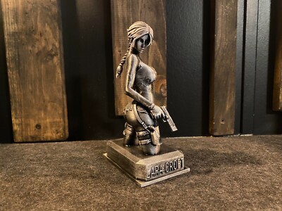LARA CROFT statue Tomb Raider 6inches Tall