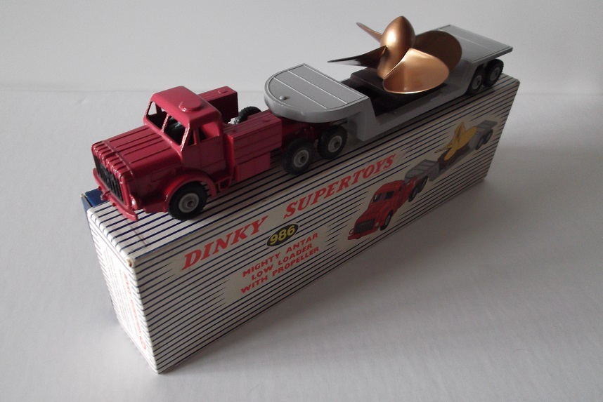 Dinky 986 Mighty Antar Low Loader with Propeller Load red un